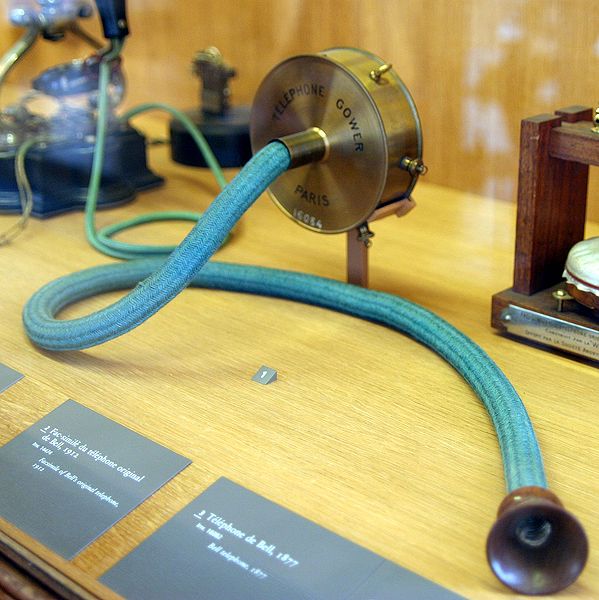Copia del teléfono de Alexander Graham Bell