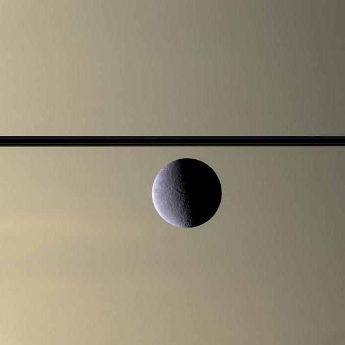 Rea frente a Saturno